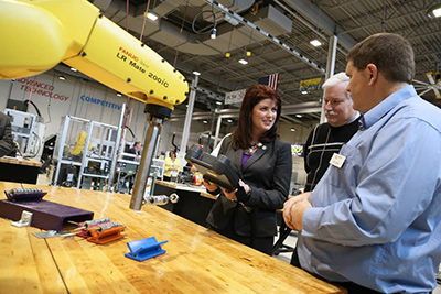 Lieutenant Governor Rebecca Kleefisch toured Gateway’s SC Johnson iMET Center Lieutenant Governor Rebecca Kleefisch toured Gateway’s SC Johnson iMET Center