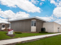 Picture of outside of Lakeview location building