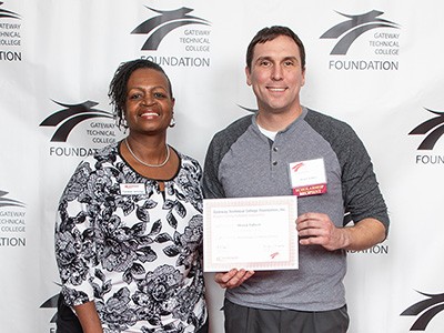 Student receives scholarship